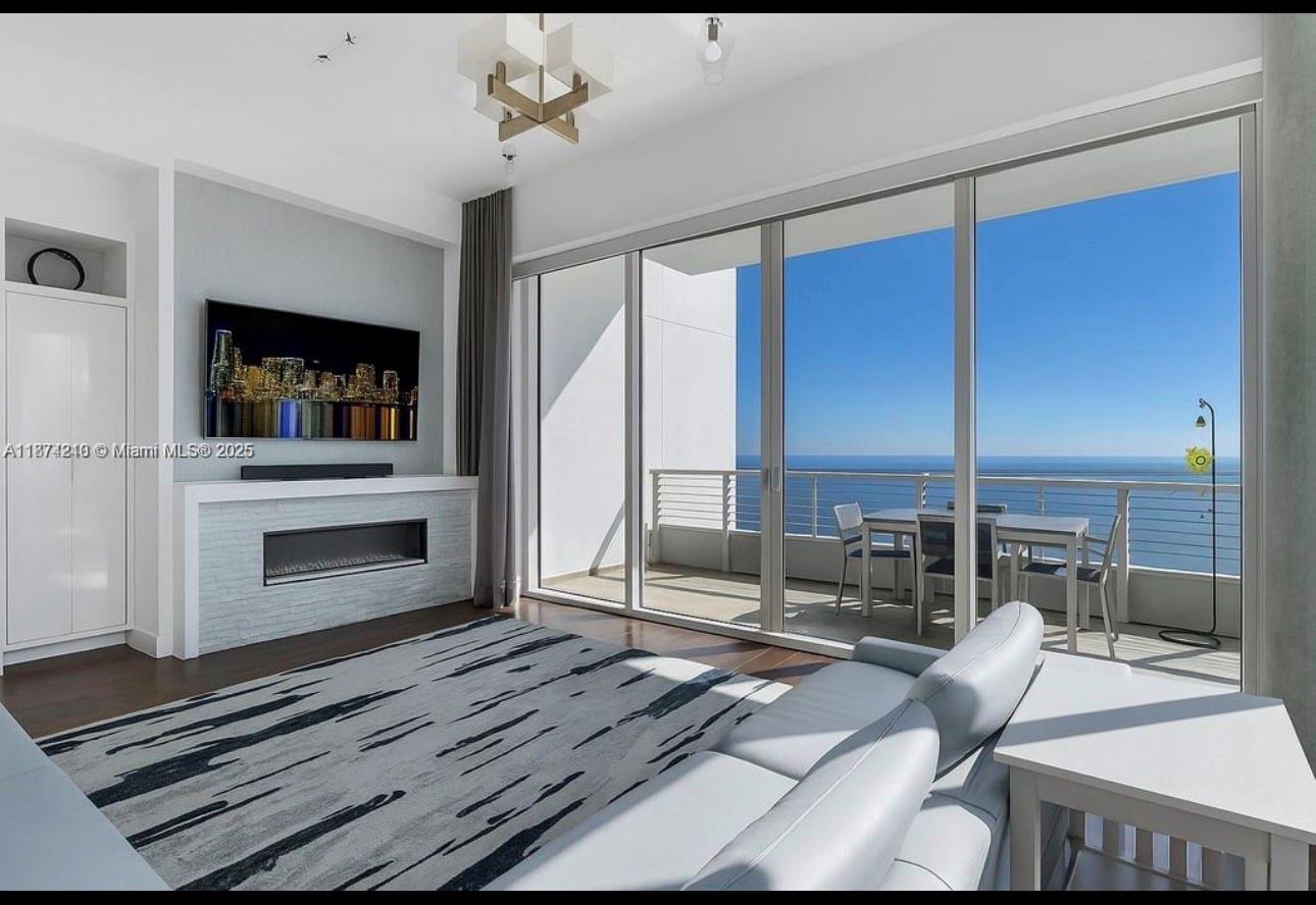 900 Brickell Key Blvd 2904