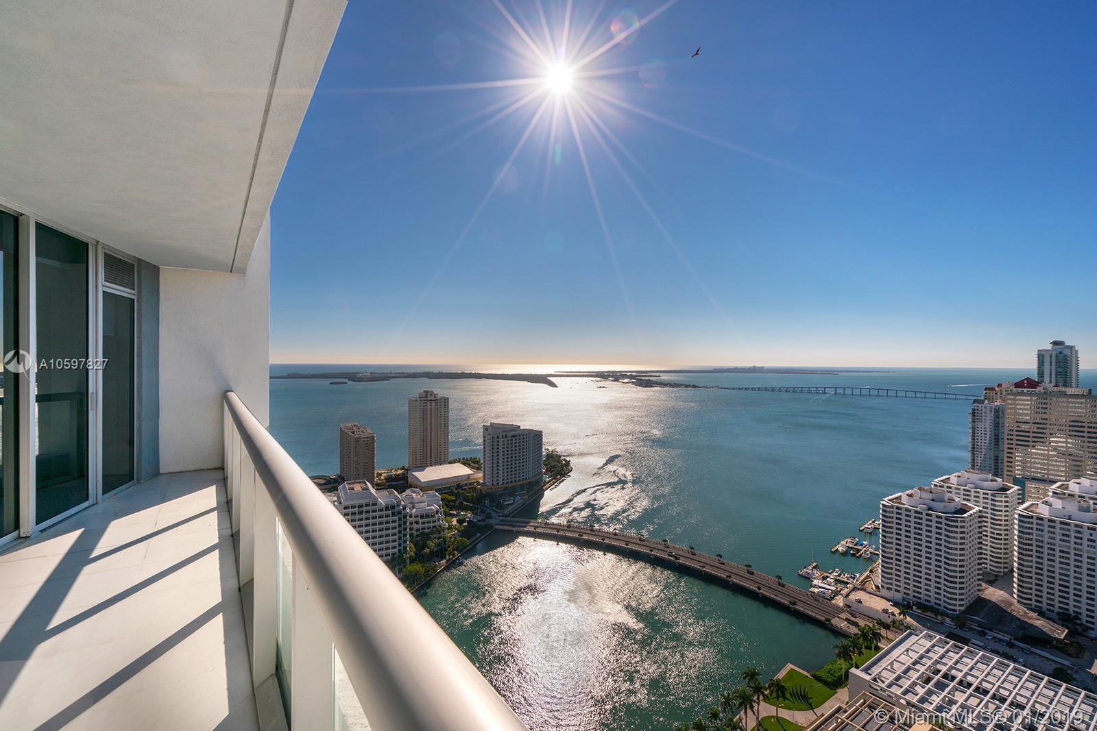 Views from this spacious and bright 1 bedroom 1 bath residence at ICON BRICKELL TOWER TWO are breathtaking! Vacant and easy to show. After 2 years of restoration, Icon's pool and deck have recently reopened to offer again the most amazing and high end pool of all condos in South Florida. Recently renewed fitness center with the most advanced equipment. Concierge and Valet services. 2 Restaurants at lobby level: Cipriani and Cantina La Veinte. Perfect location.