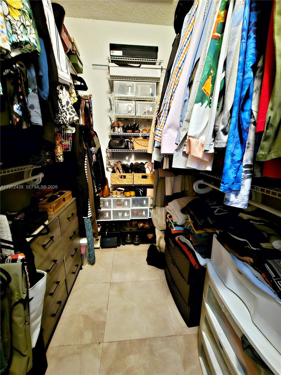 WATERSIDE VILLAS - Residential