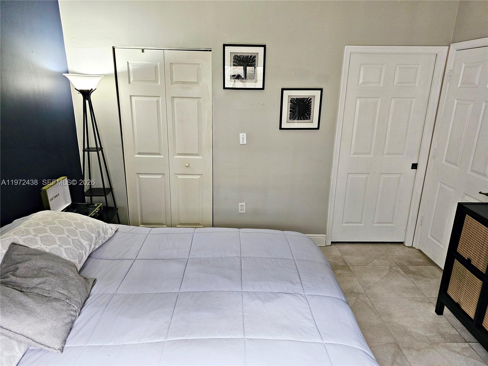 WATERSIDE VILLAS - Residential