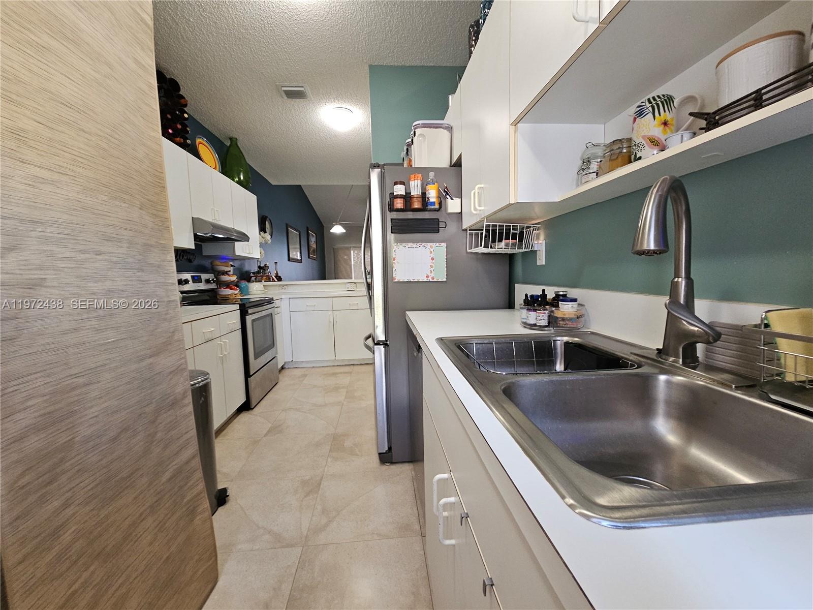 WATERSIDE VILLAS - Residential