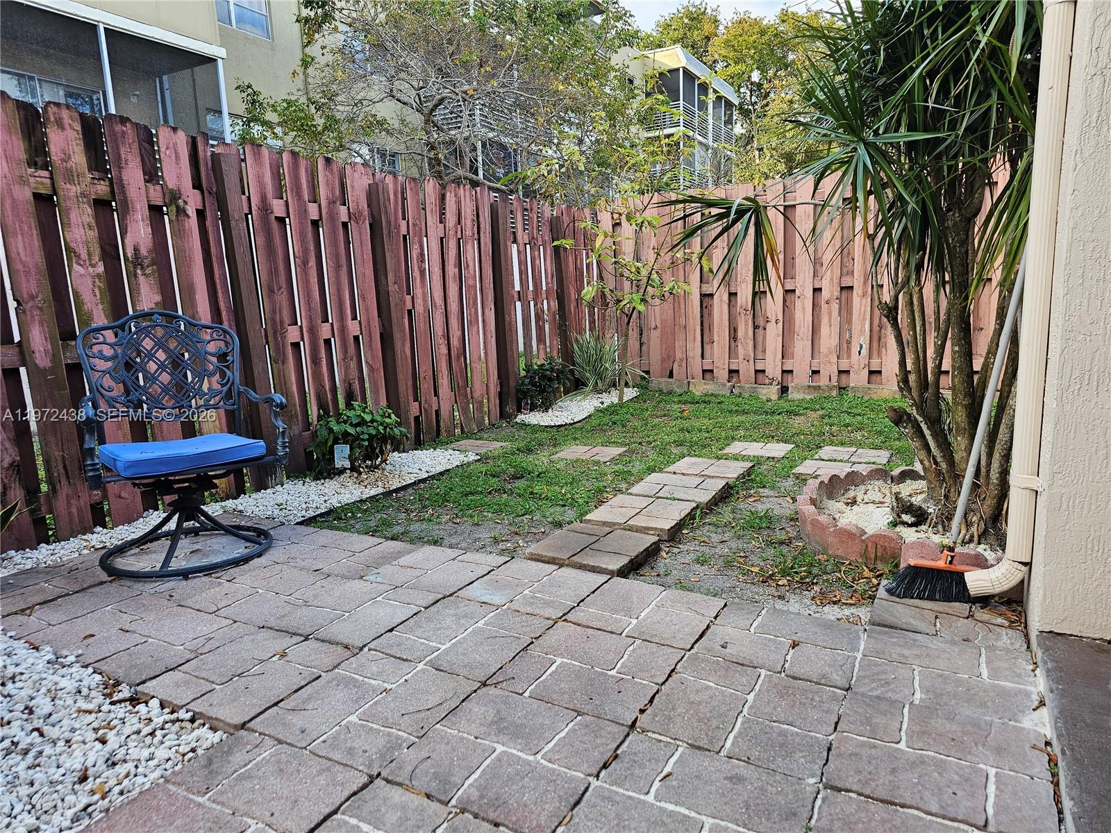 WATERSIDE VILLAS - Residential