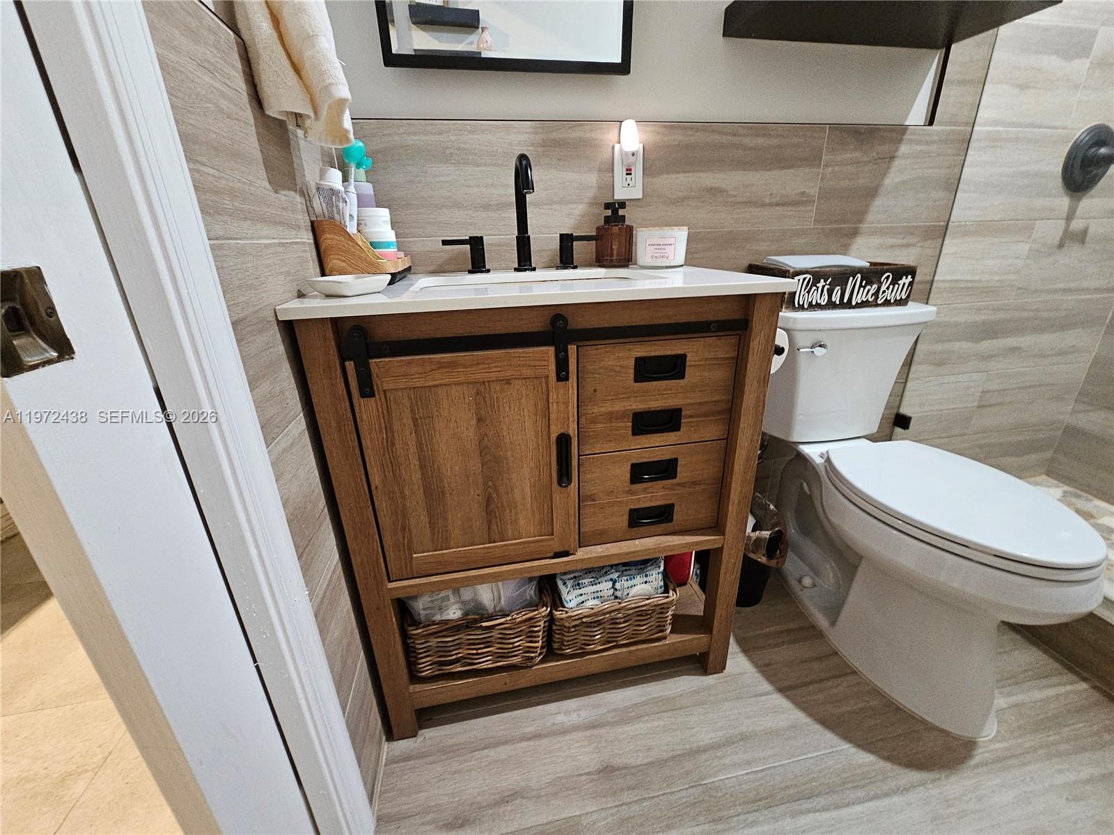 WATERSIDE VILLAS - Residential