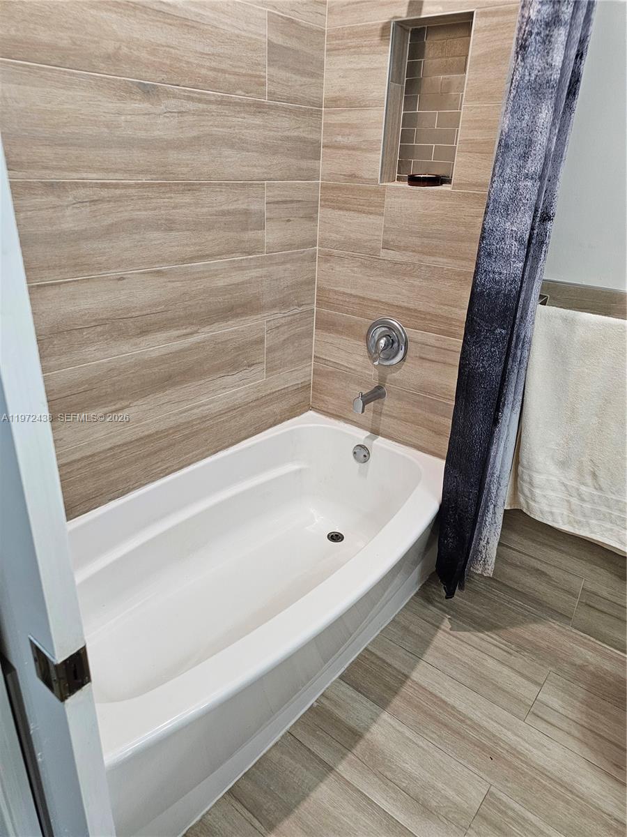 WATERSIDE VILLAS - Residential