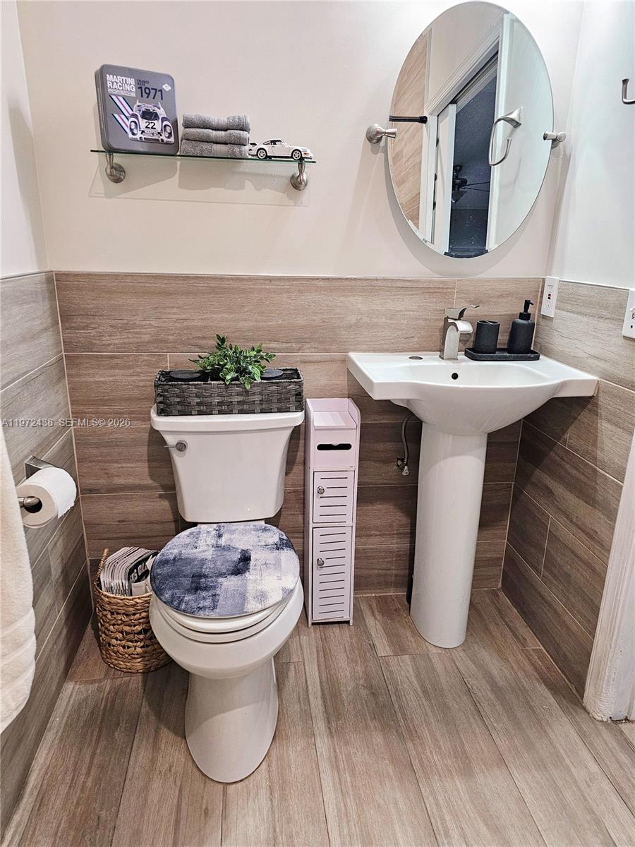 WATERSIDE VILLAS - Residential