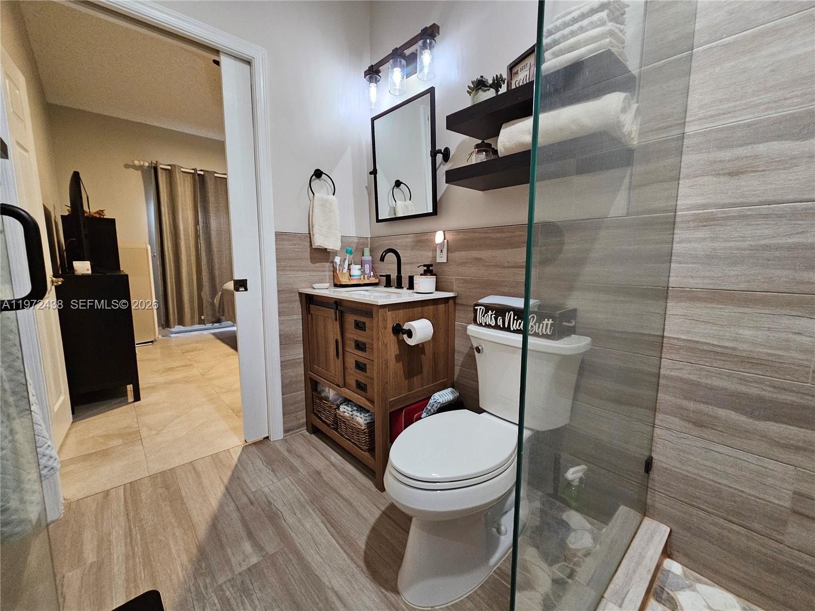 WATERSIDE VILLAS - Residential