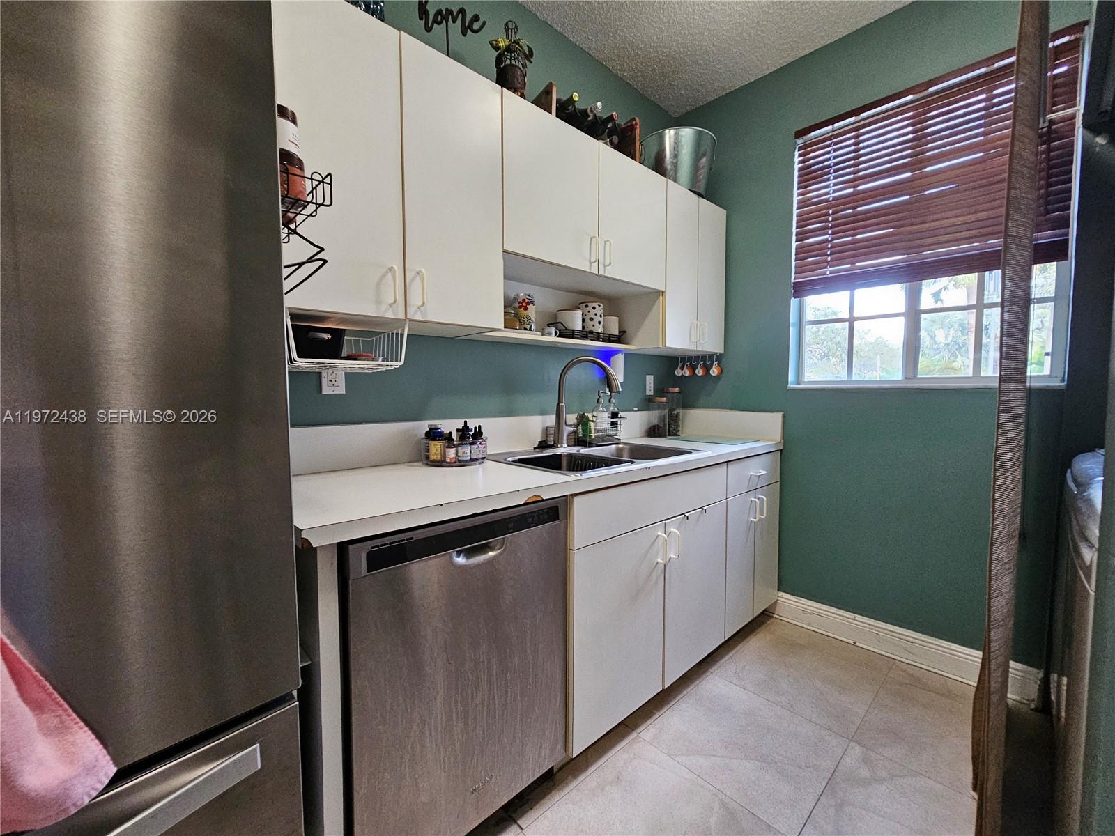 WATERSIDE VILLAS - Residential