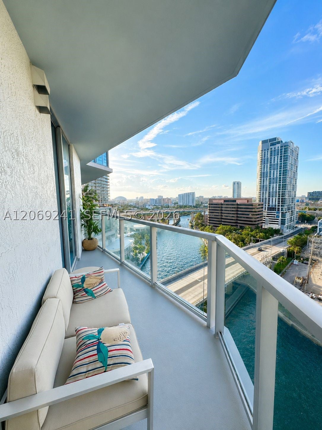 185 SW 7th St 1505