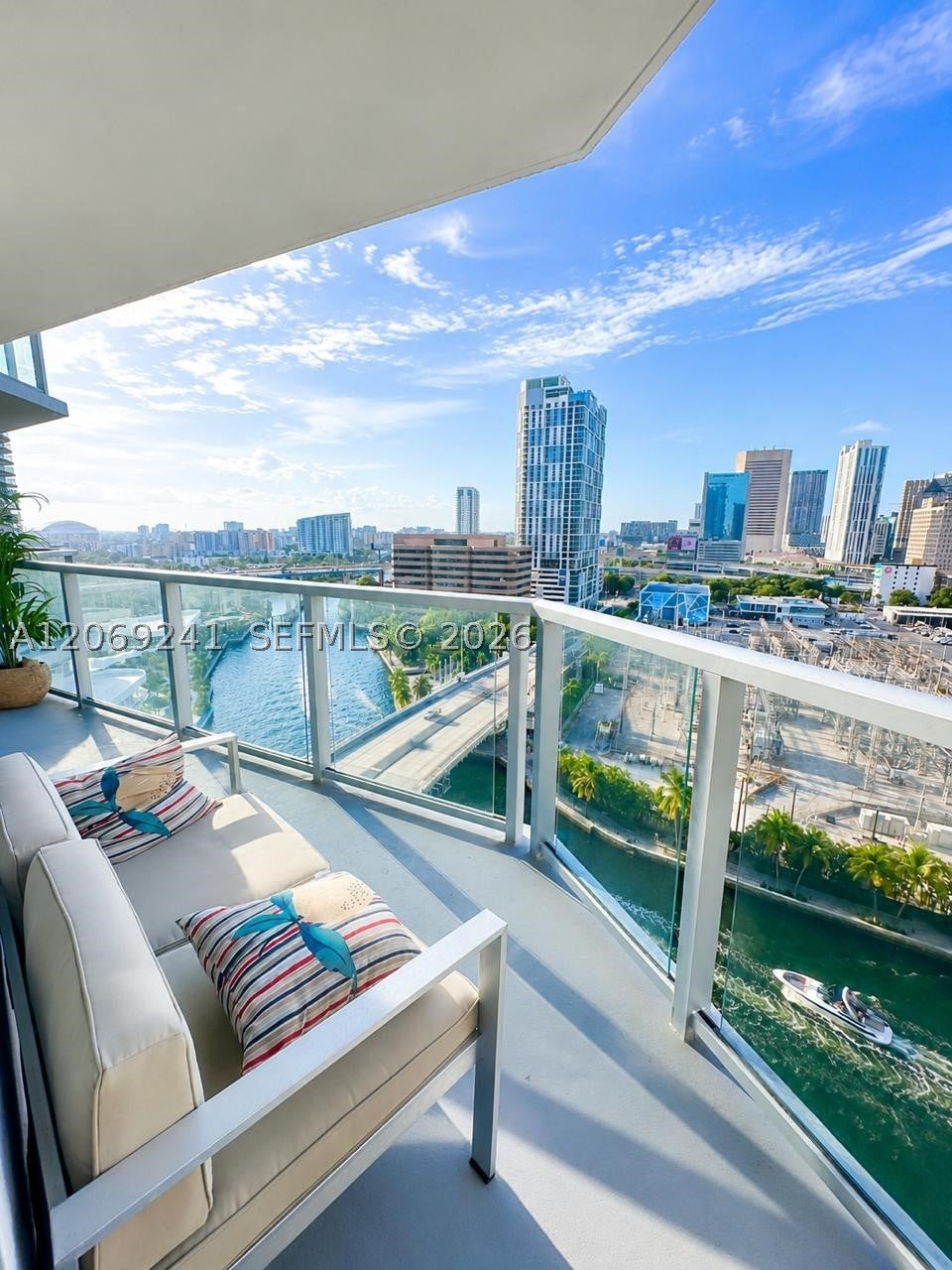 185 SW 7th St 1505