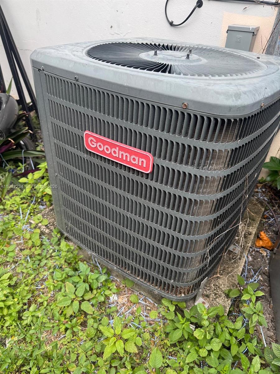 BISCAYNE AVE TR - Residential Income