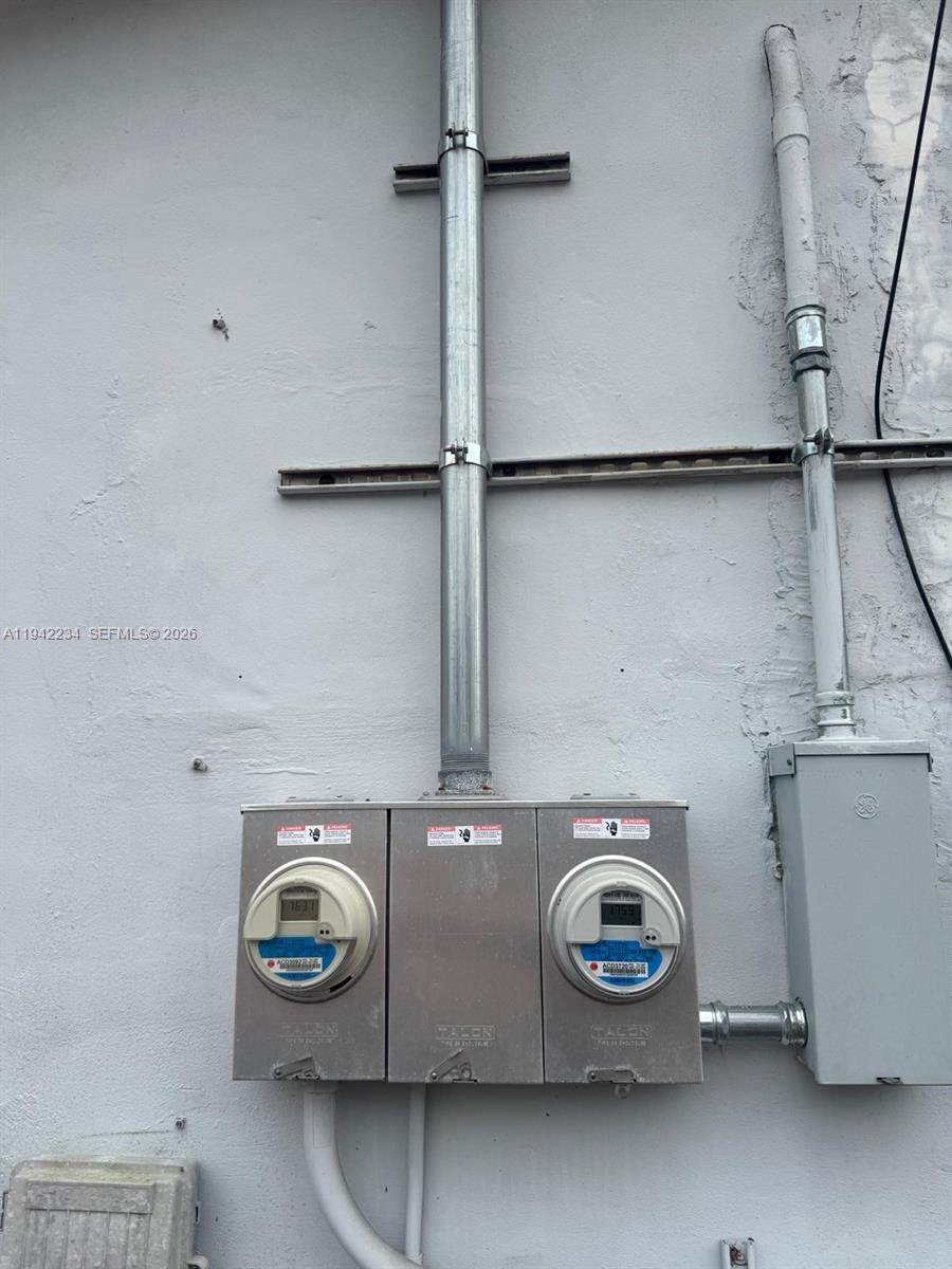 BISCAYNE AVE TR - Residential Income