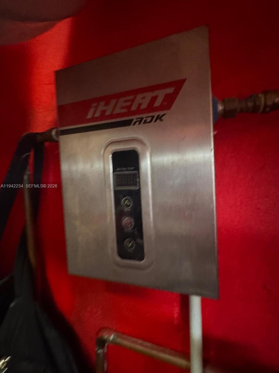 BISCAYNE AVE TR - Residential Income