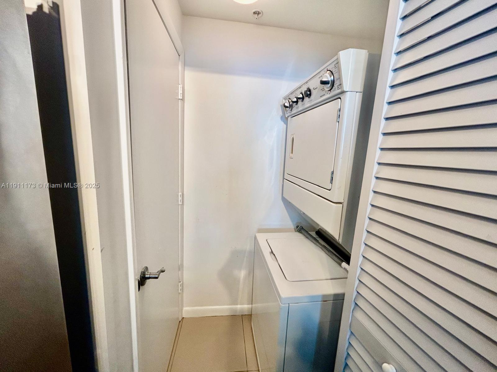 VIZCAYNE SOUTH CONDO - Residential