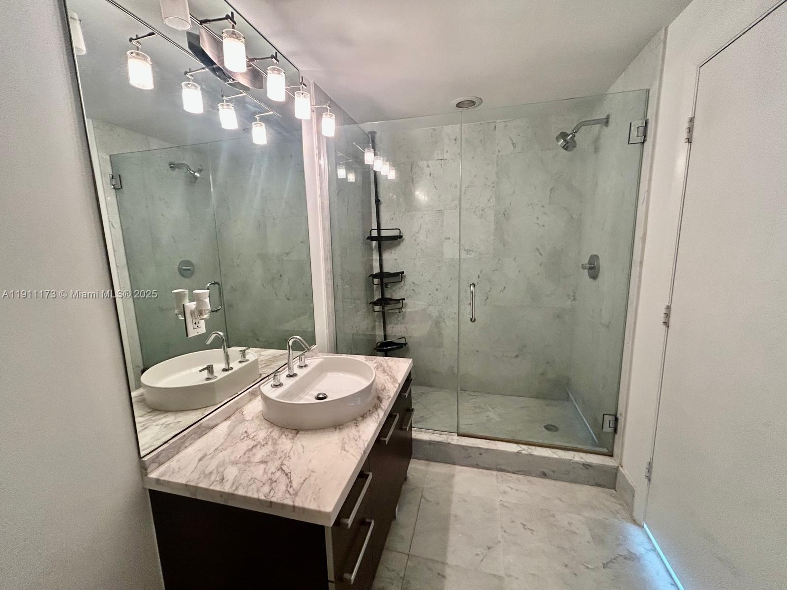 VIZCAYNE SOUTH CONDO - Residential