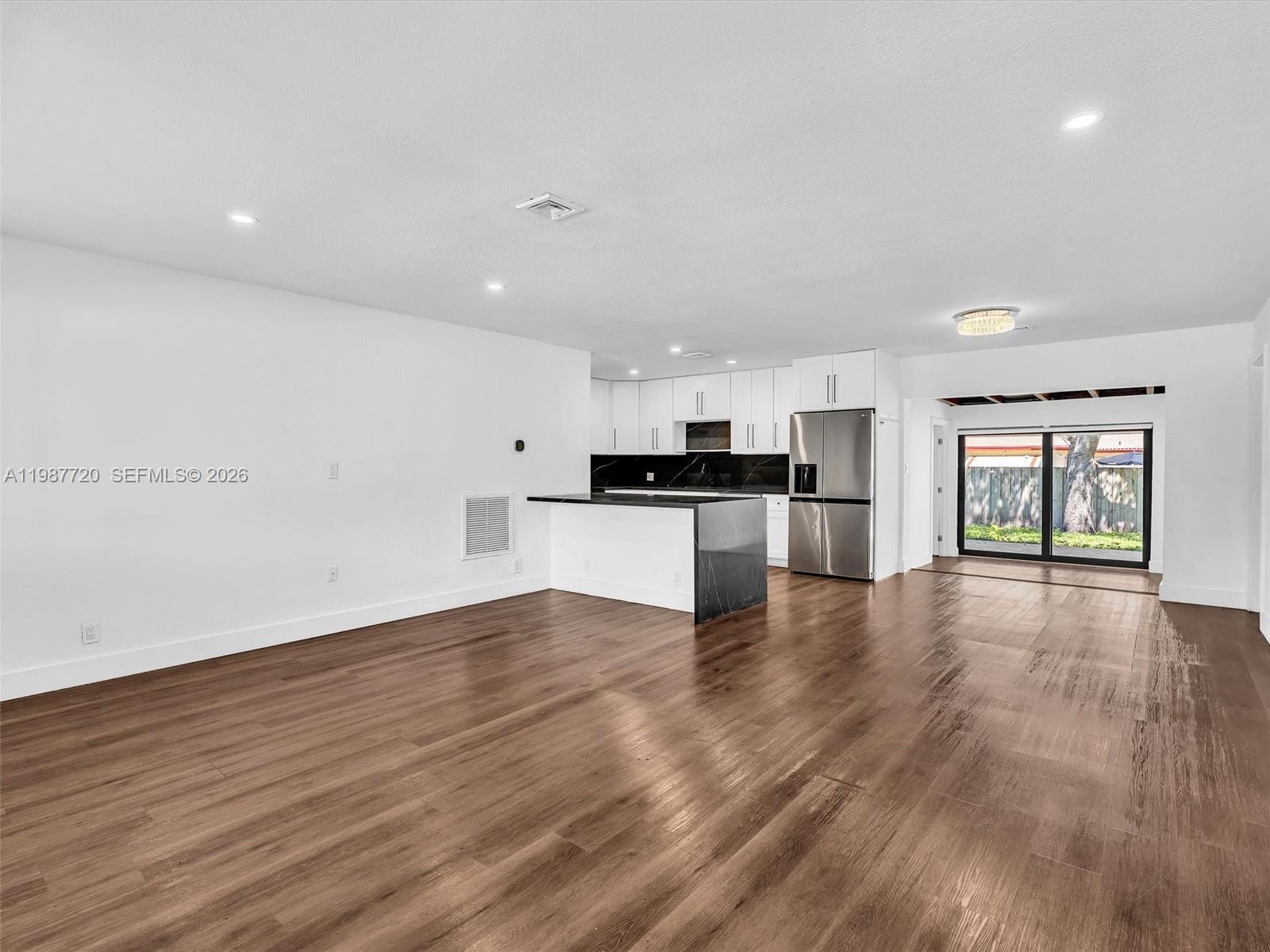 HOLLYWOOD HEIGHTS ADD SEC - Residential Lease