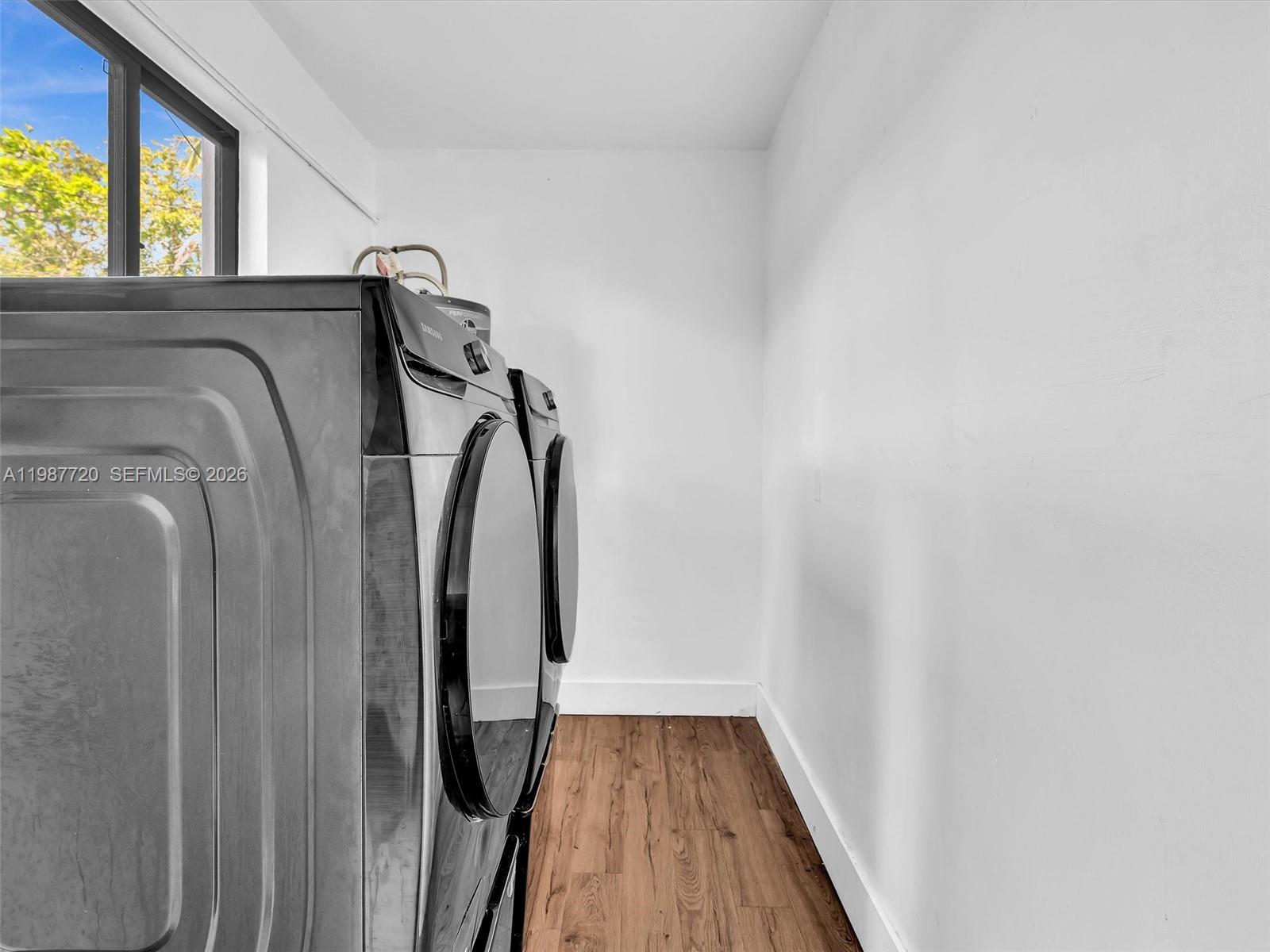 HOLLYWOOD HEIGHTS ADD SEC - Residential Lease