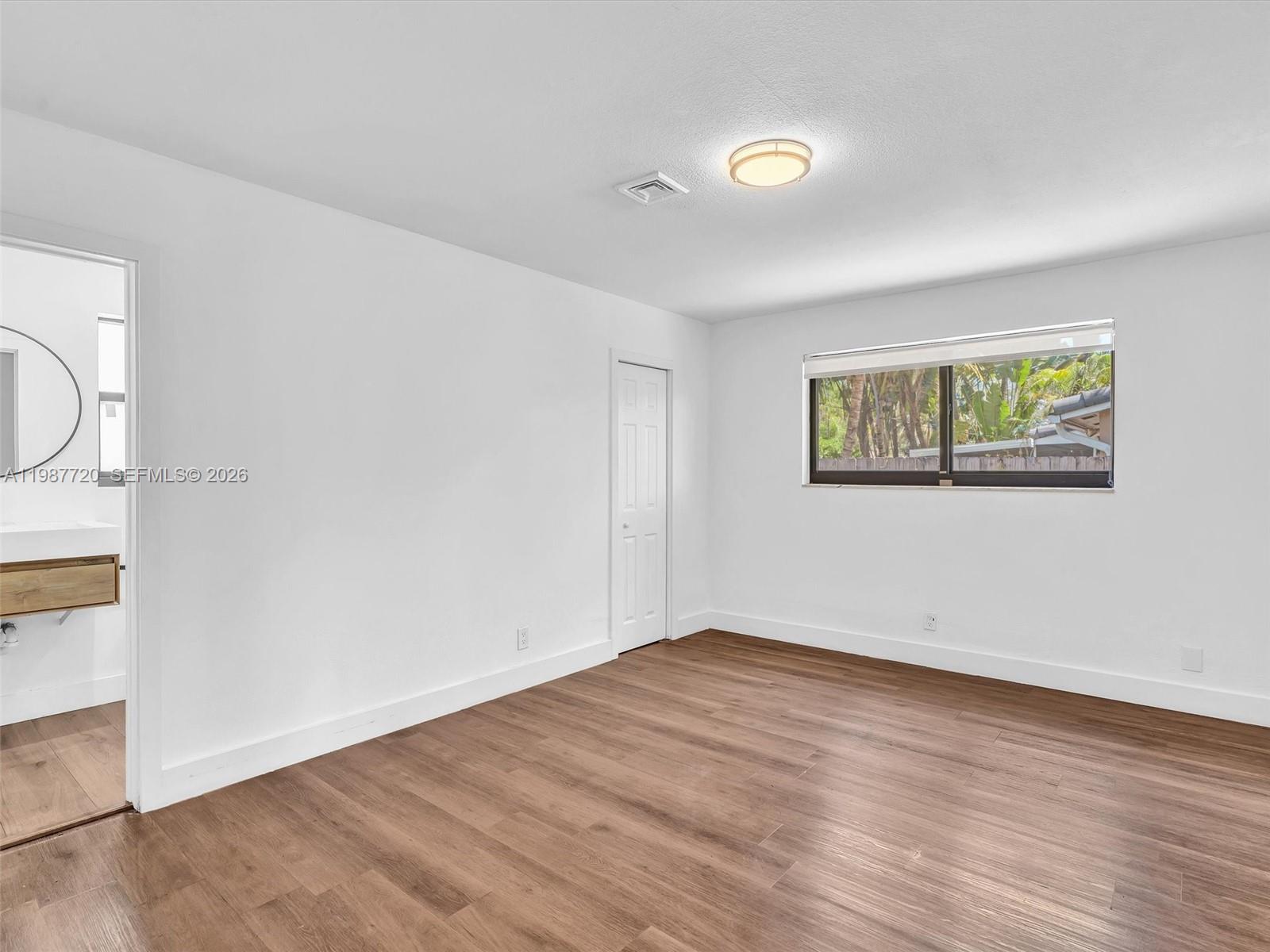 HOLLYWOOD HEIGHTS ADD SEC - Residential Lease