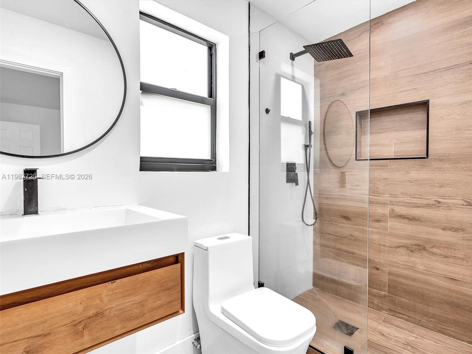 HOLLYWOOD HEIGHTS ADD SEC - Residential Lease