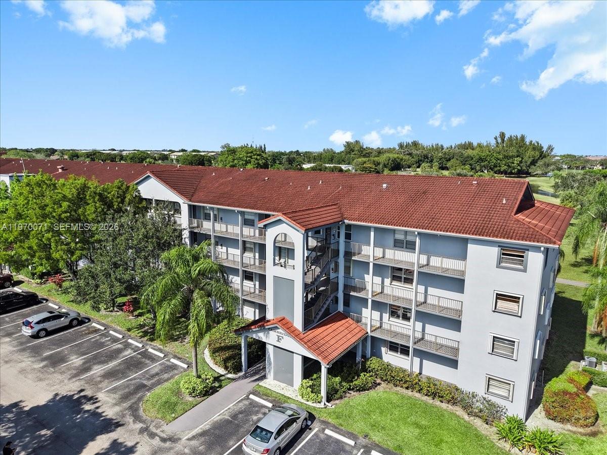 CAMBRIDGE AT CENTURY VILL - Residential