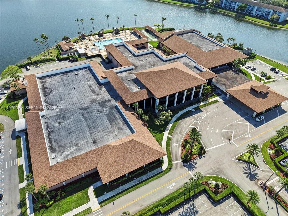 CAMBRIDGE AT CENTURY VILL - Residential