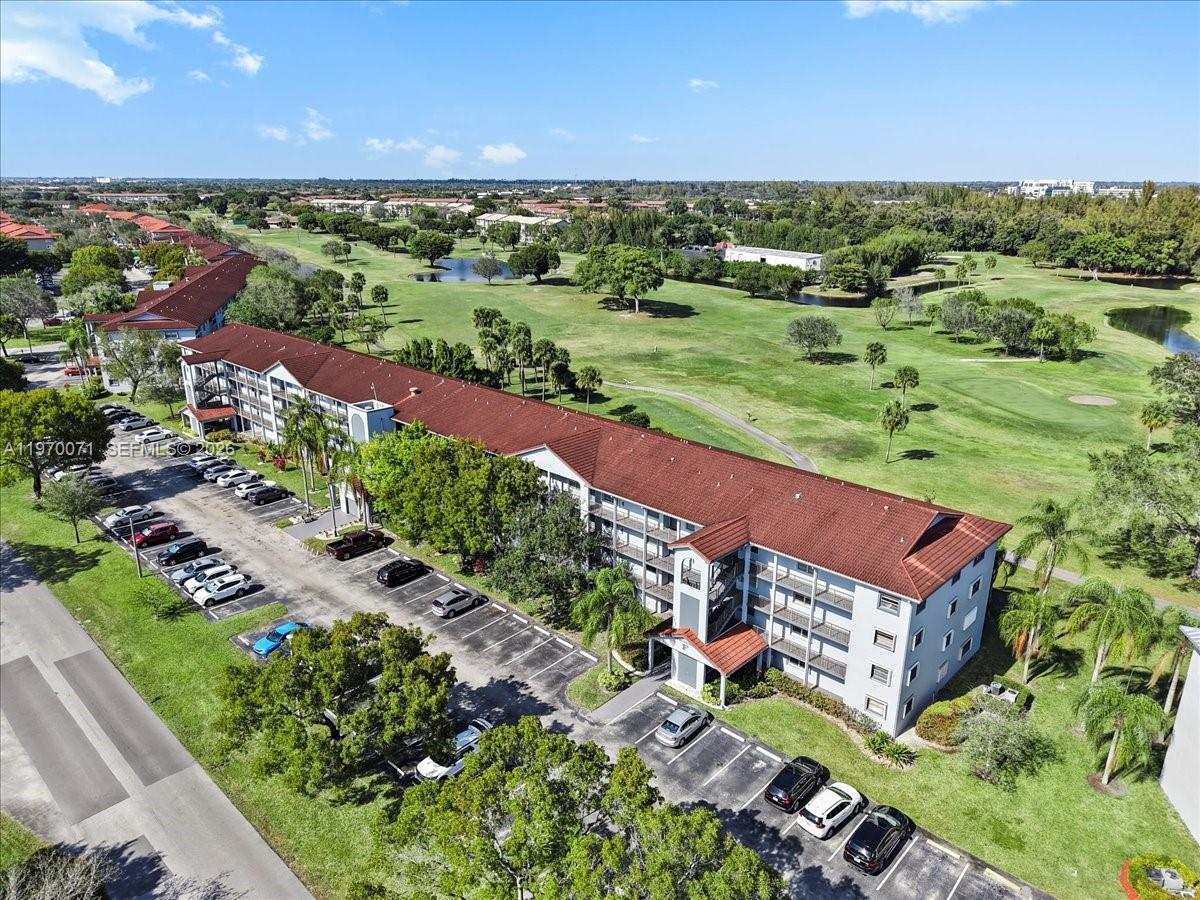 CAMBRIDGE AT CENTURY VILL - Residential