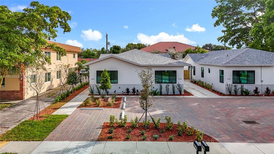 Brand-New 3BR/2BA in Uptown Fort Lauderdale – Never Lived In!
Be the first to call this new construction home yours! Featuring a bright open layout, stainless steel appliances, in-unit washer/dryer, central AC, and modern finishes throughout. Walk to shops, cafés, and restaurants, or take a quick drive to Wilton Manors, downtown, and the beach. Brand-new construction,3 spacious bedrooms / 2 modern baths, Open-concept living + kitchen, Parking for 2 cars, Prime location near I-95, Tri-Rail & nightlife