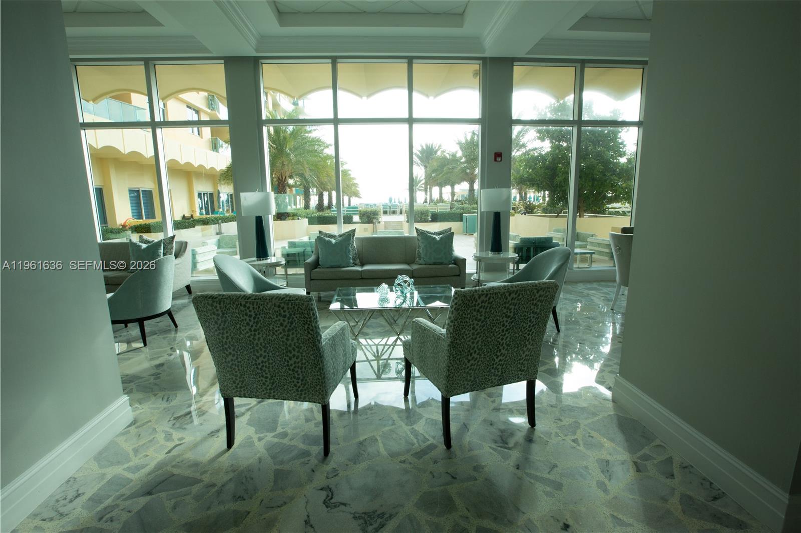 WAVE CONDO - Residential