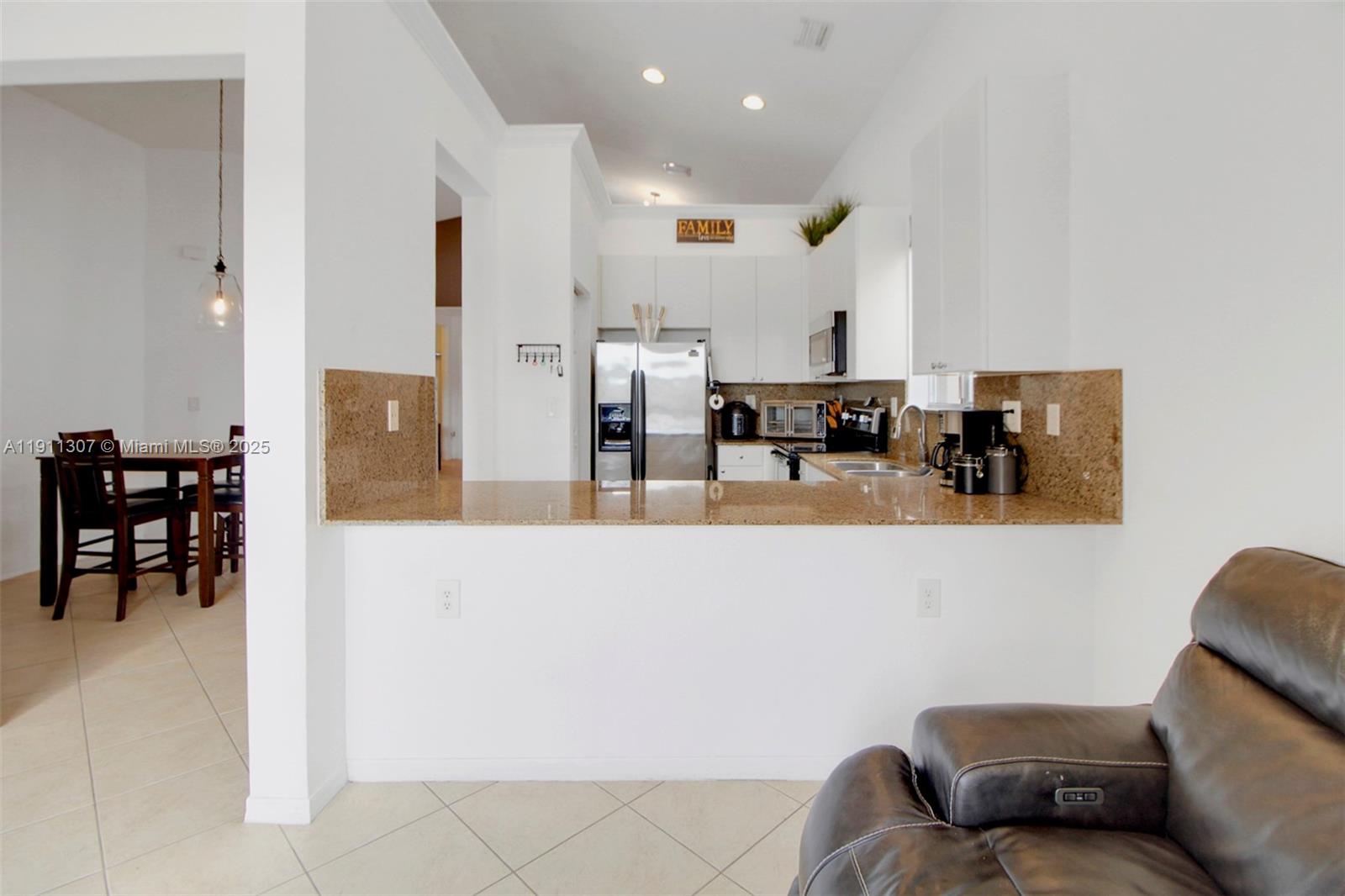 VENTANAS AT HOMESTEAD - Residential