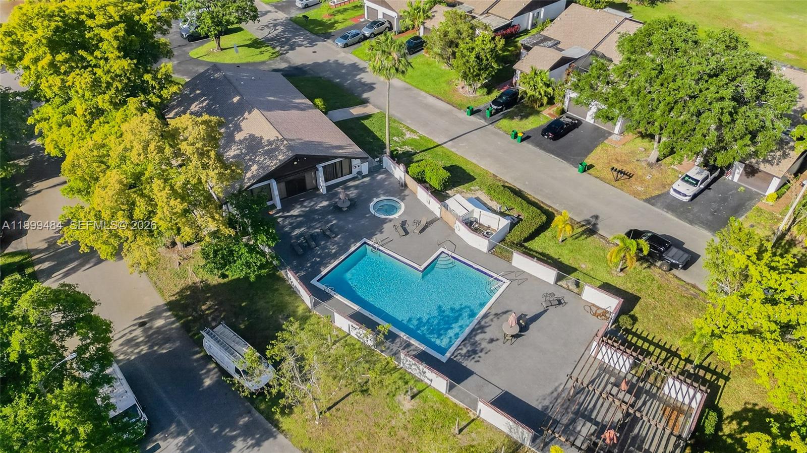 WEDGEWOOD CONDOMINIUM - Residential