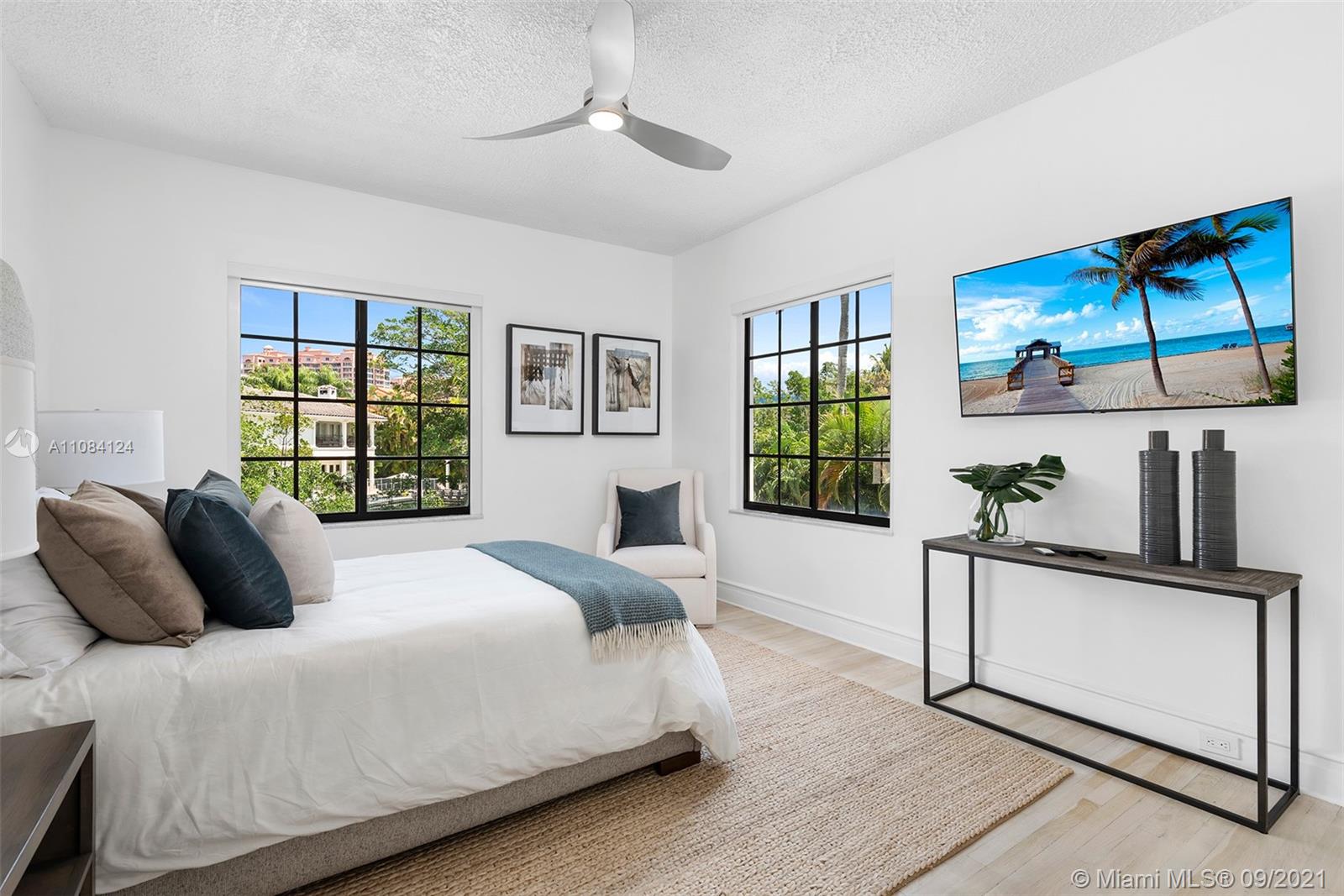 CORAL GABLES BISC BAY SEC - Residential