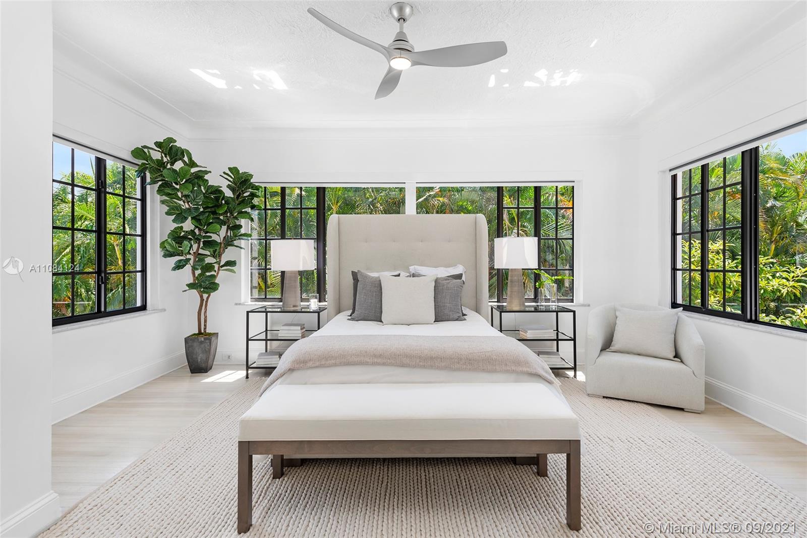 CORAL GABLES BISC BAY SEC - Residential