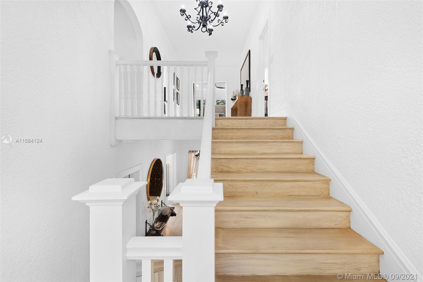 CORAL GABLES BISC BAY SEC - Residential