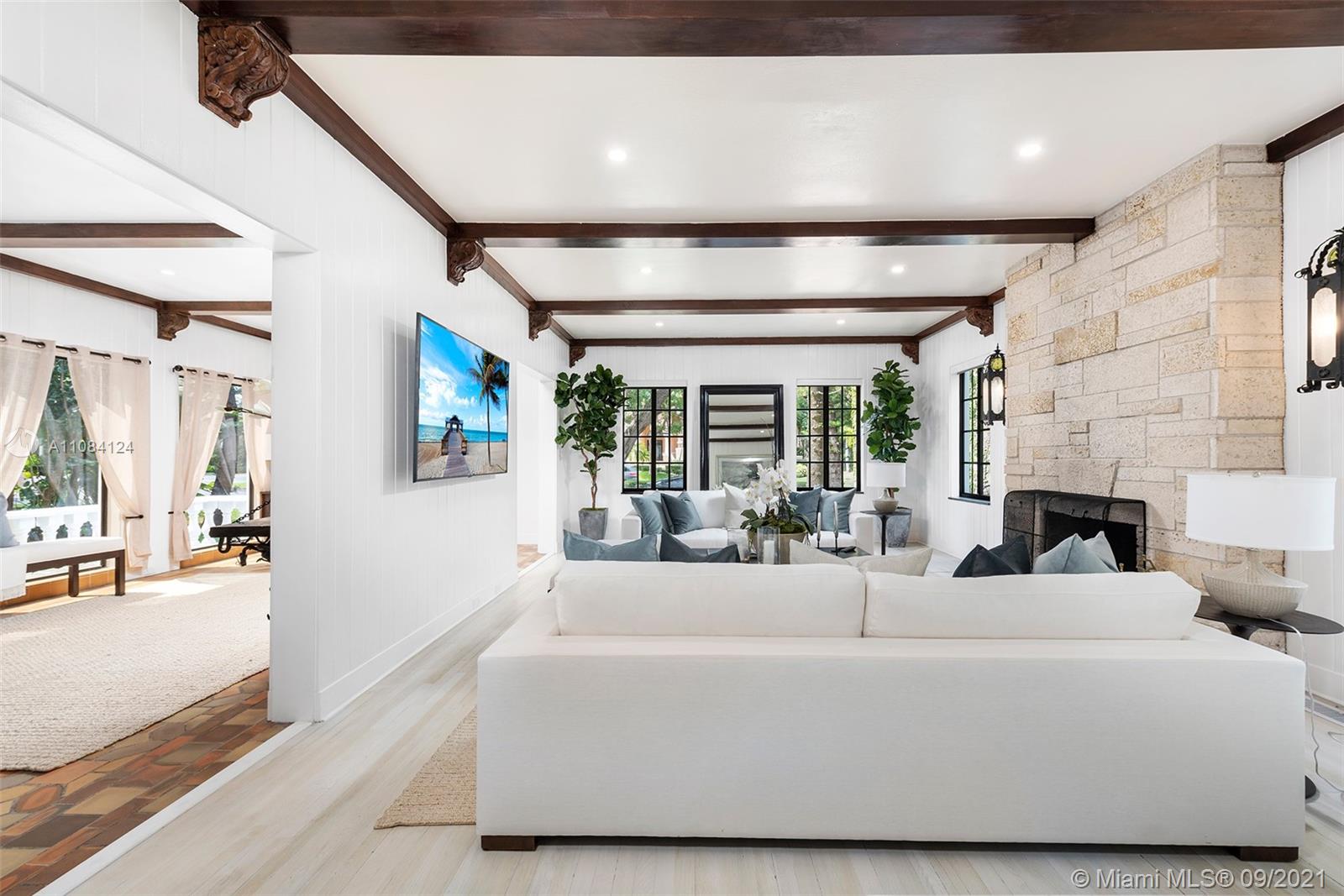 CORAL GABLES BISC BAY SEC - Residential