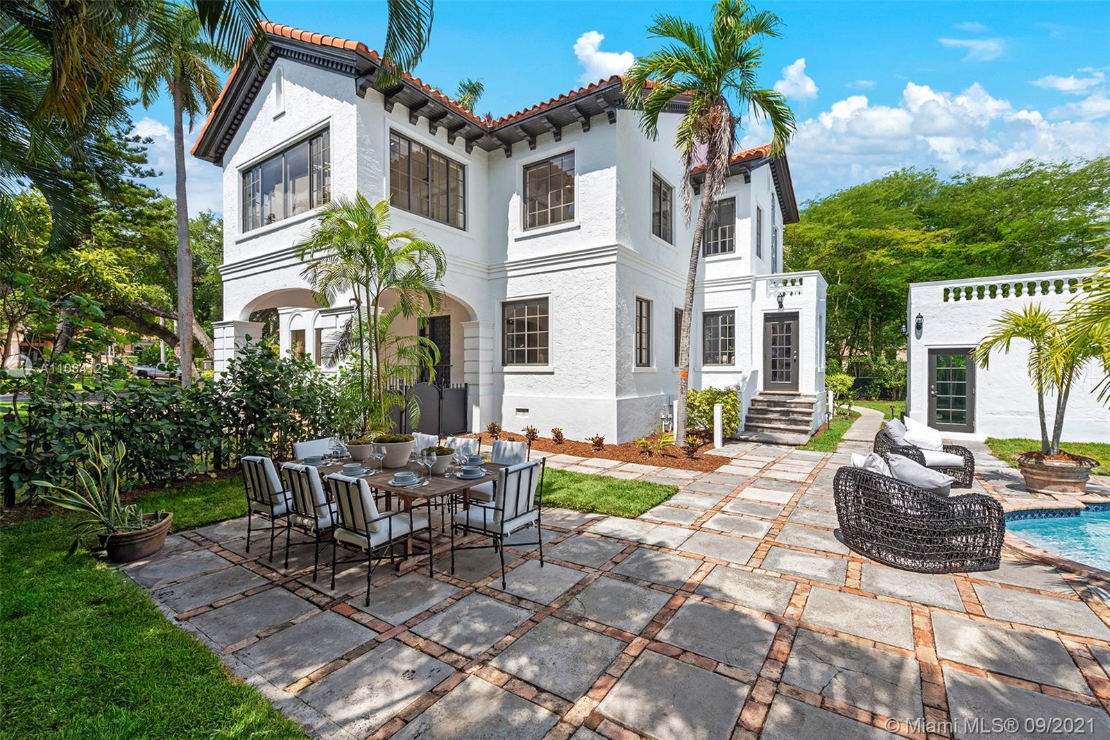 CORAL GABLES BISC BAY SEC - Residential