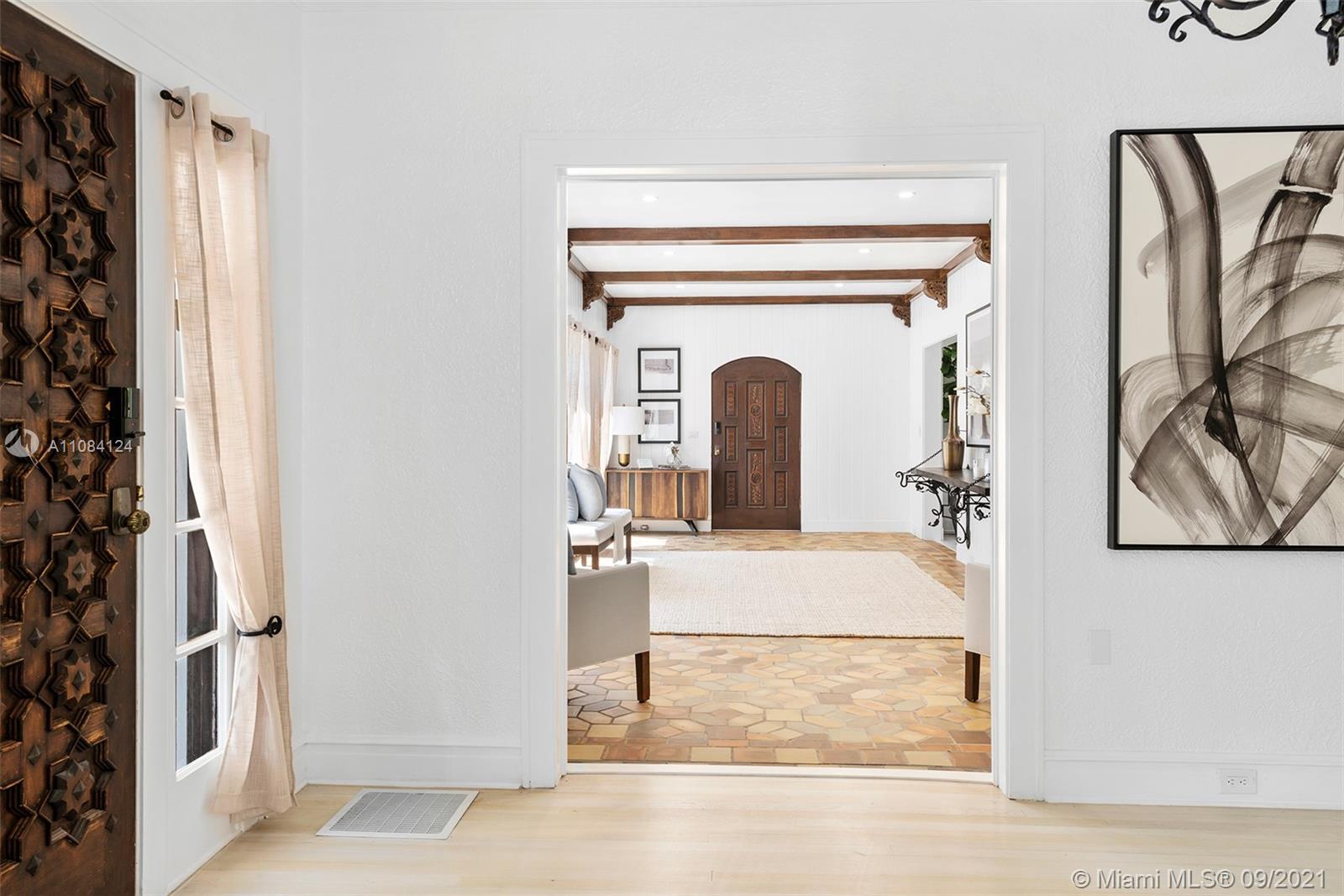 CORAL GABLES BISC BAY SEC - Residential