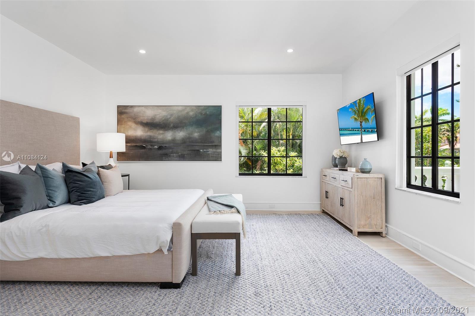 CORAL GABLES BISC BAY SEC - Residential