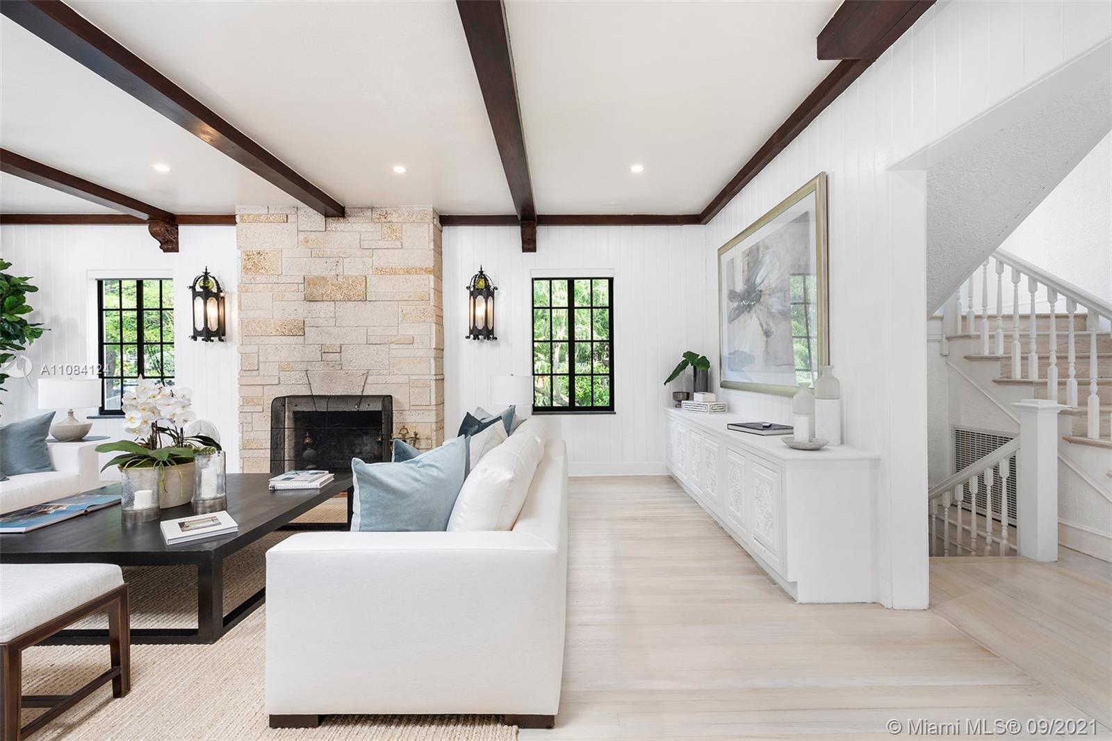 CORAL GABLES BISC BAY SEC - Residential