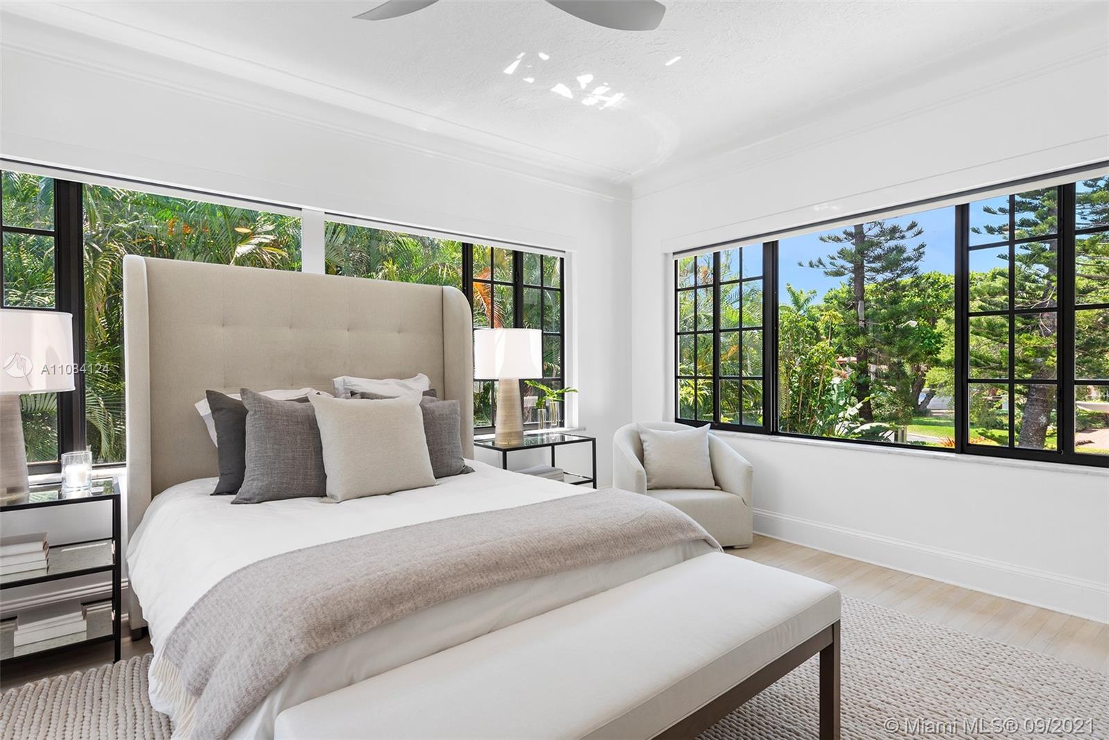 CORAL GABLES BISC BAY SEC - Residential