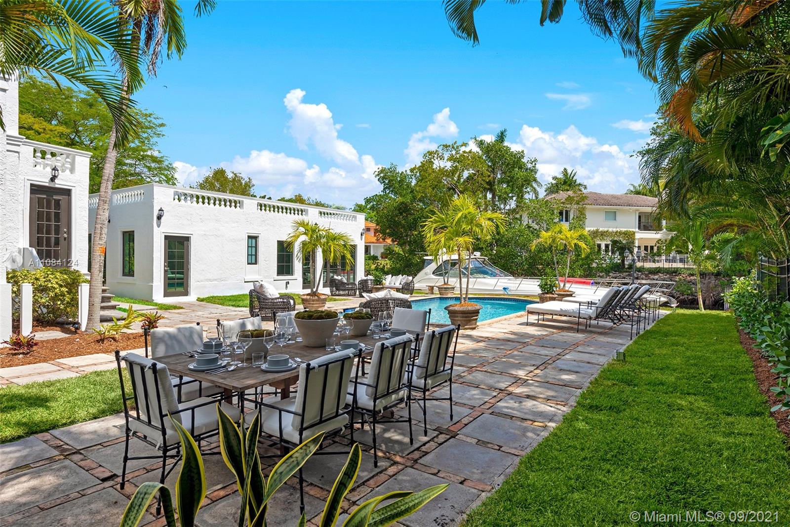 CORAL GABLES BISC BAY SEC - Residential