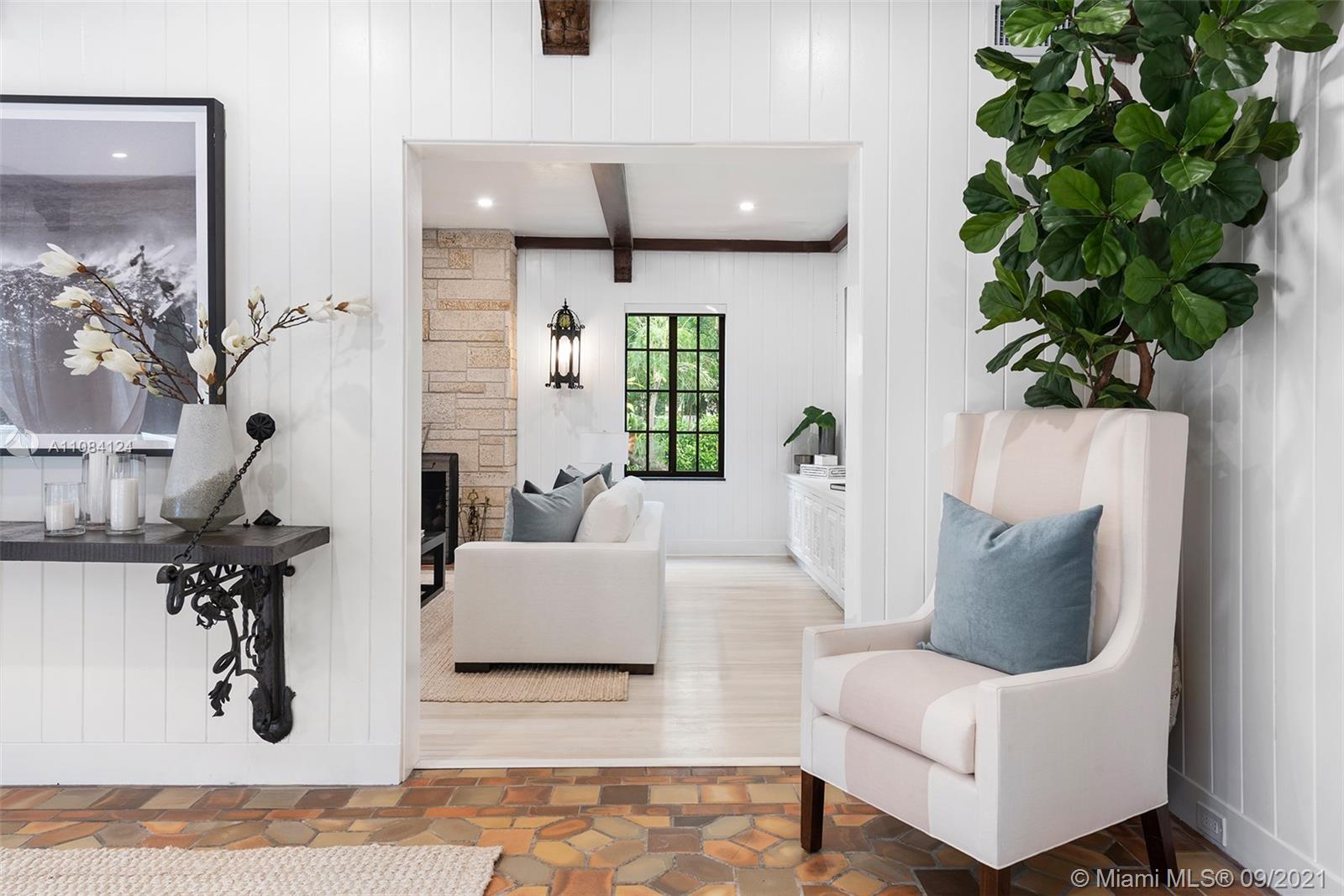 CORAL GABLES BISC BAY SEC - Residential