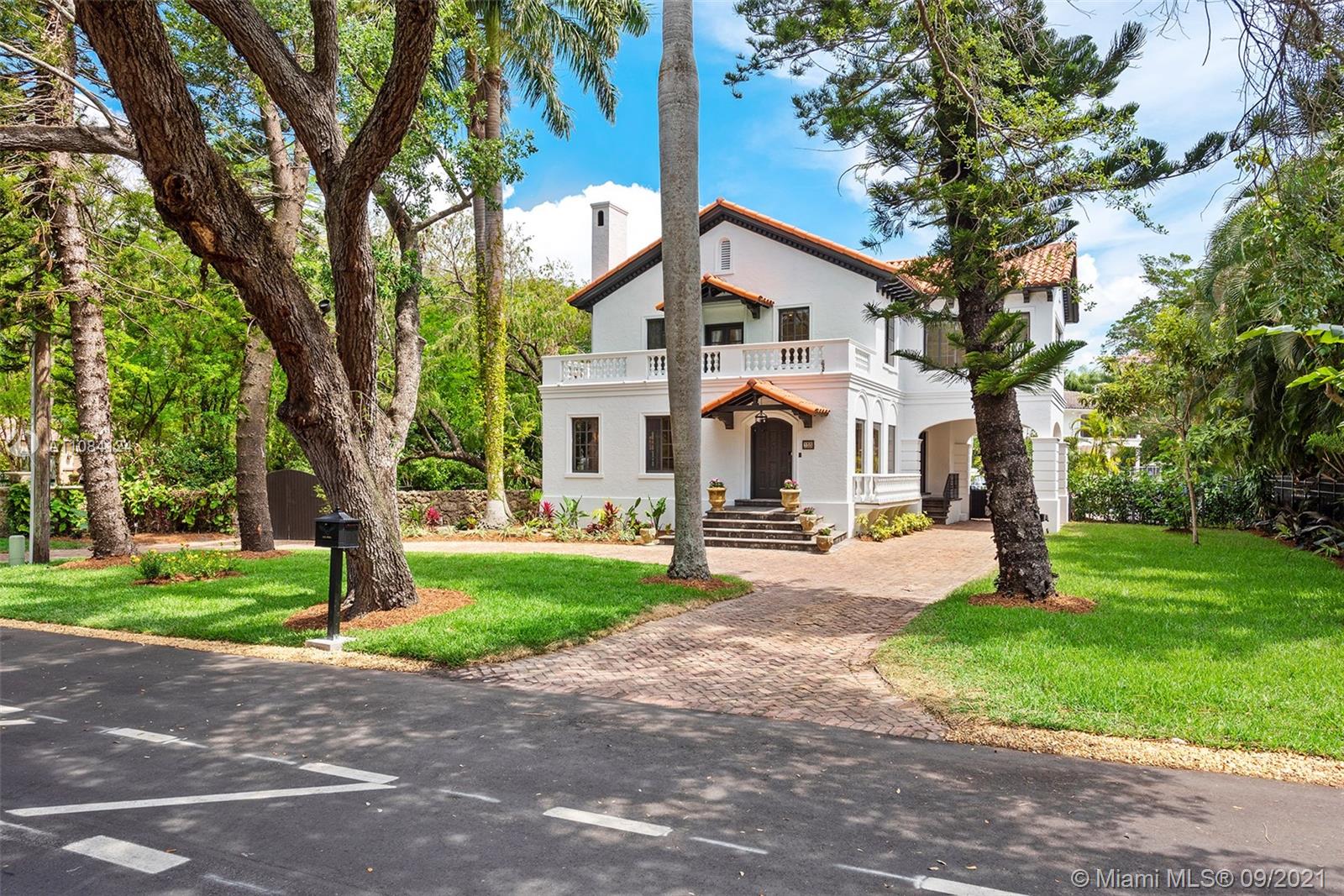 CORAL GABLES BISC BAY SEC - Residential