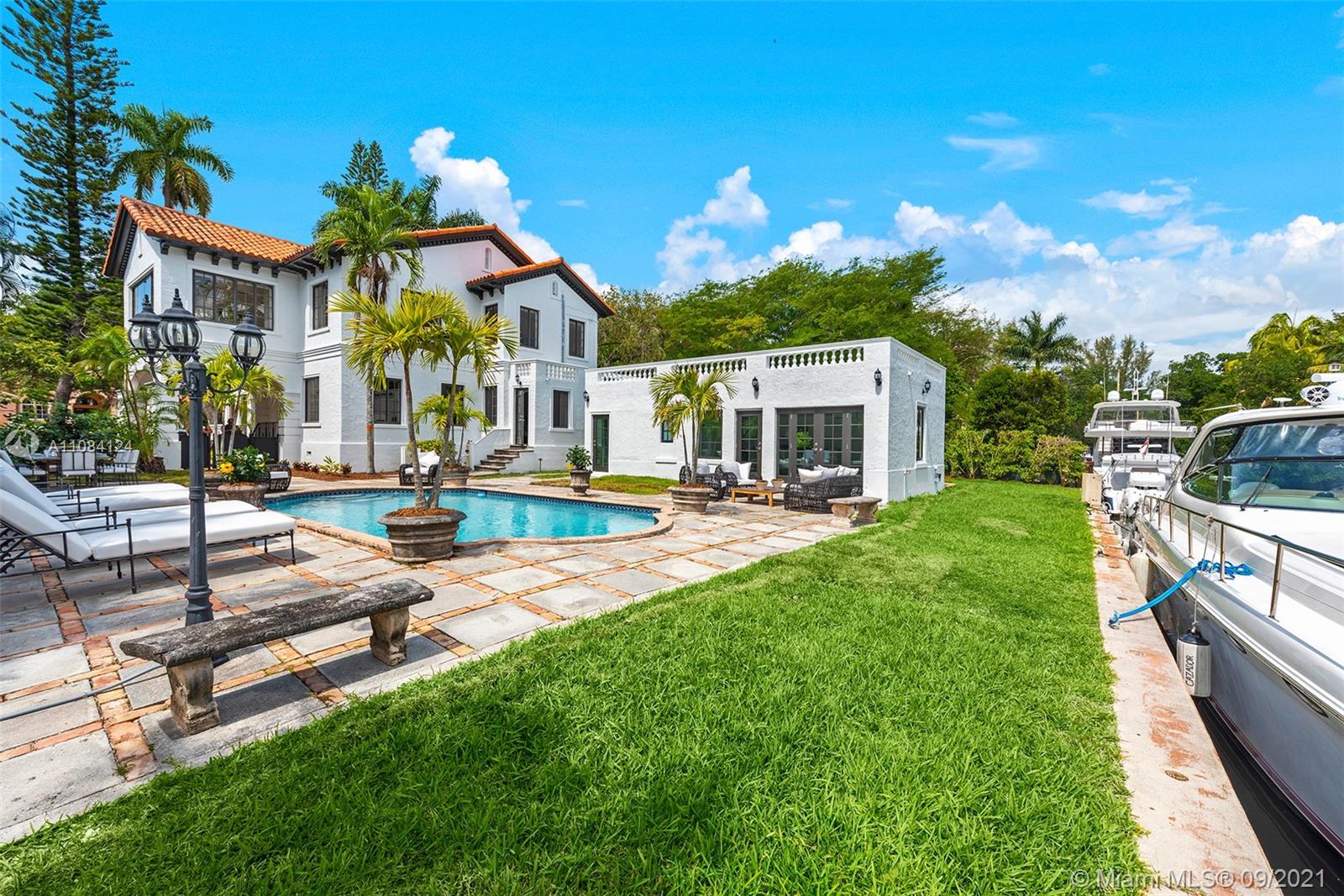 CORAL GABLES BISC BAY SEC - Residential