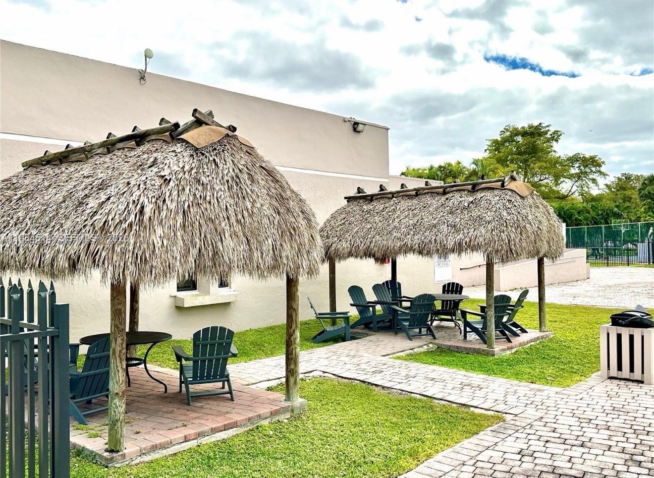 HORIZONS WEST CONDO #7 - Residential