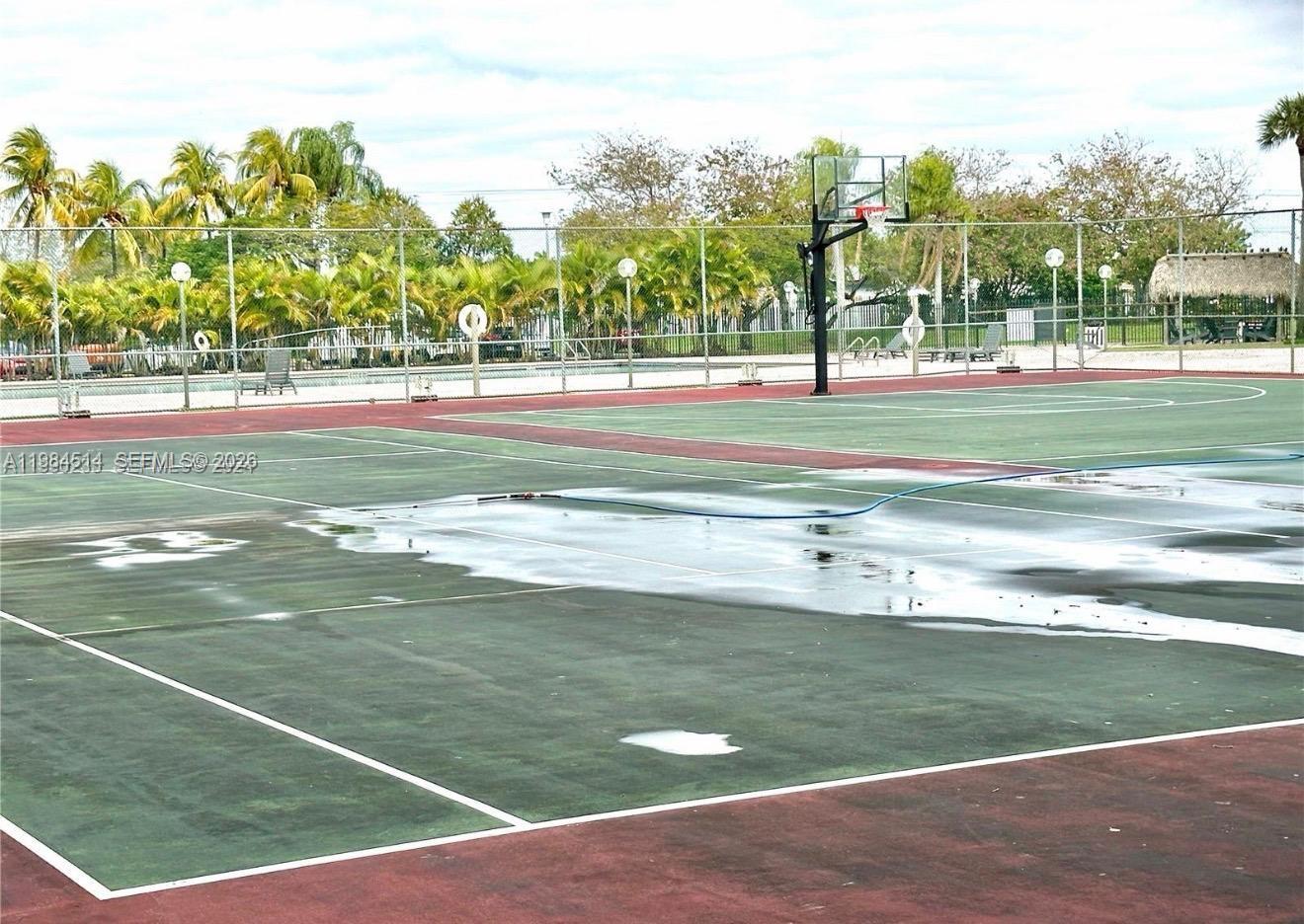 HORIZONS WEST CONDO #7 - Residential