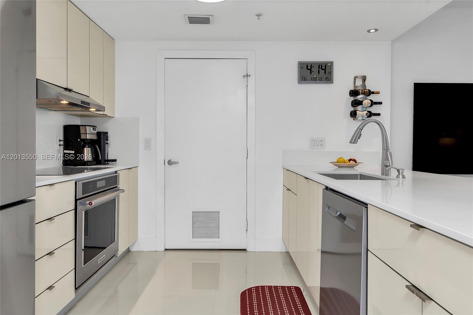 METROPOLIS I AT DADELAND - Residential Lease