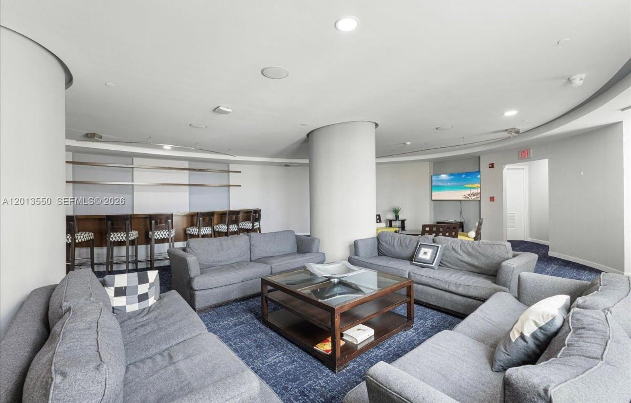 METROPOLIS I AT DADELAND - Residential Lease
