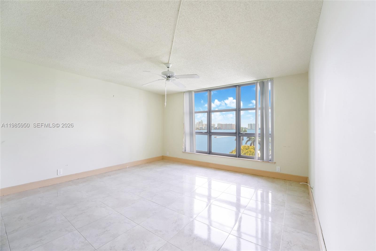 MYSTIC POINTE CONDO NO TH - Residential