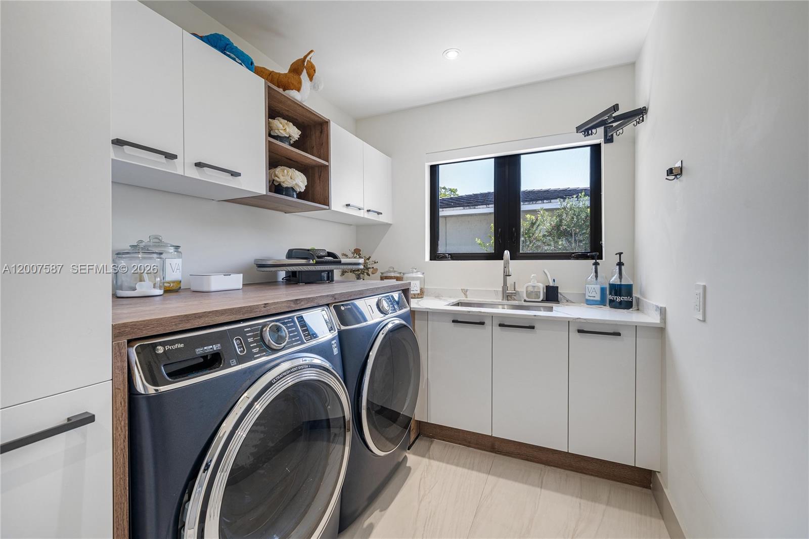 CORAL BAY SEC C - Residential