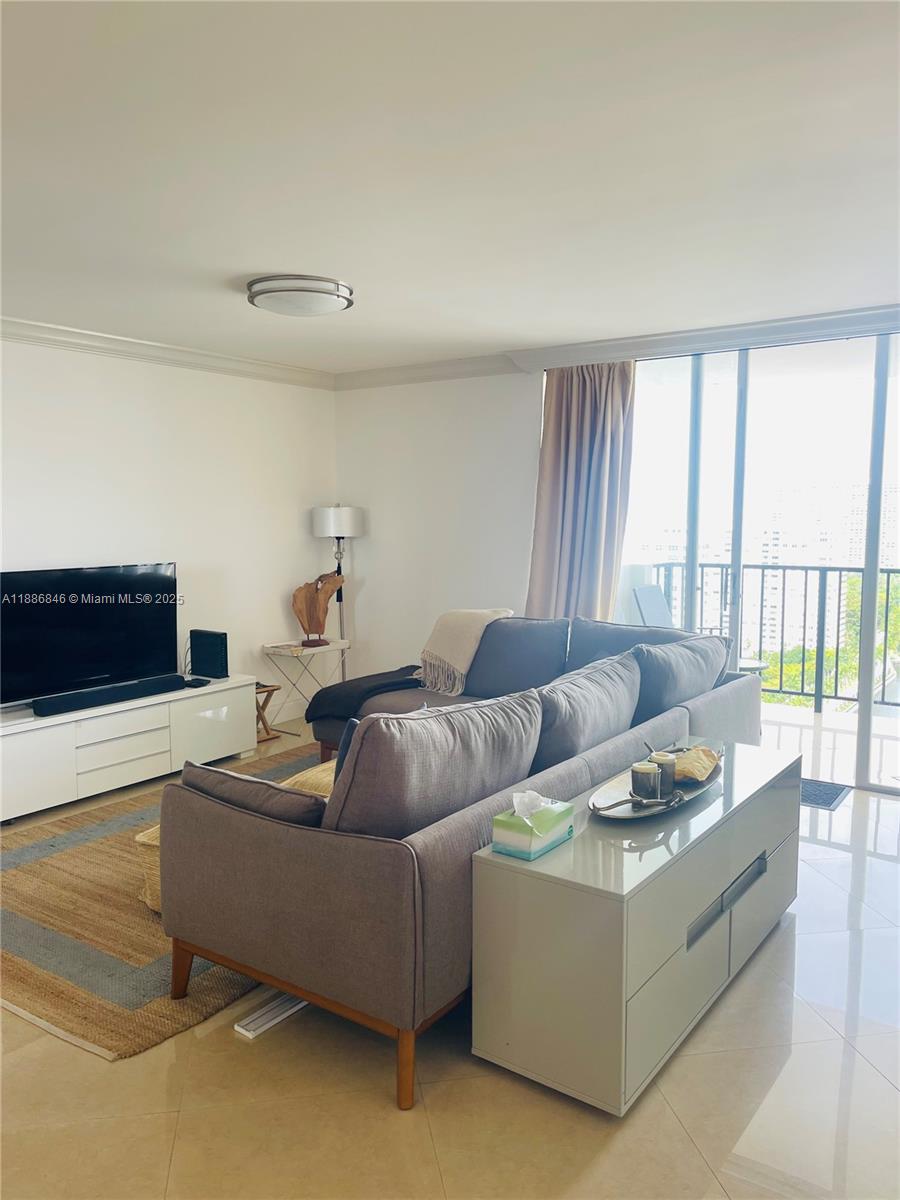 COMMODORE PLAZA CONDO - Residential Lease