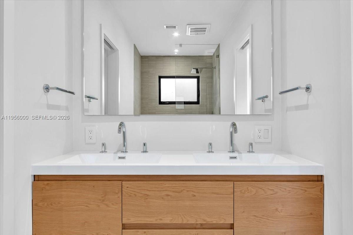 CORAL GABLES GRANADA SEC - Residential